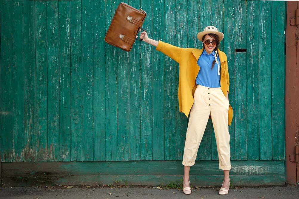 Fashions that Made a Comeback in 2017 Fashionable woman wearing fashion which made a comeback in 2017